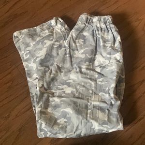 Camouflage peaceoutenjoy joggers